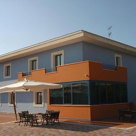 Motel - Hotel Nautico Pozzallo Bagian luar foto