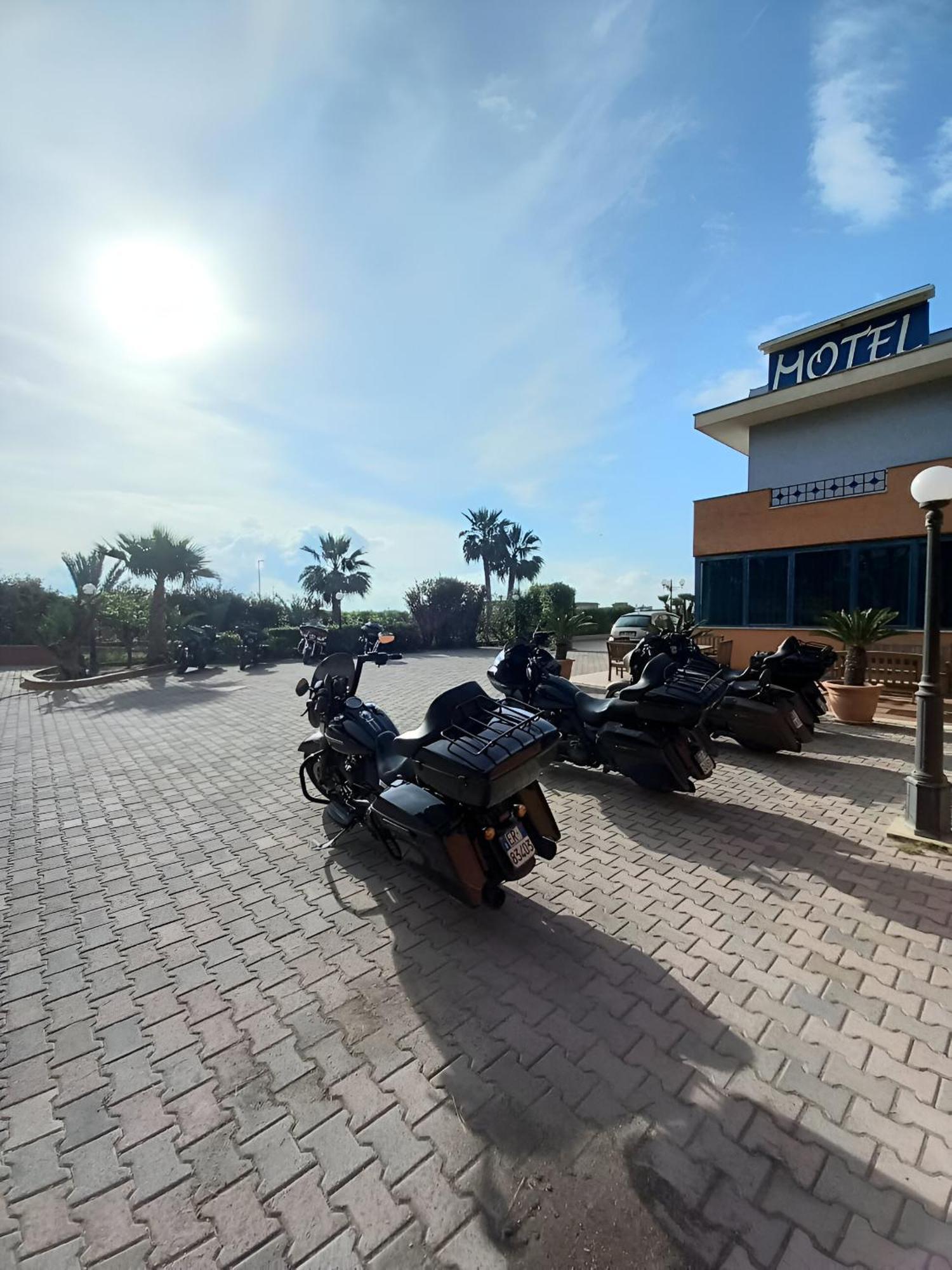 Motel - Hotel Nautico Pozzallo Bagian luar foto