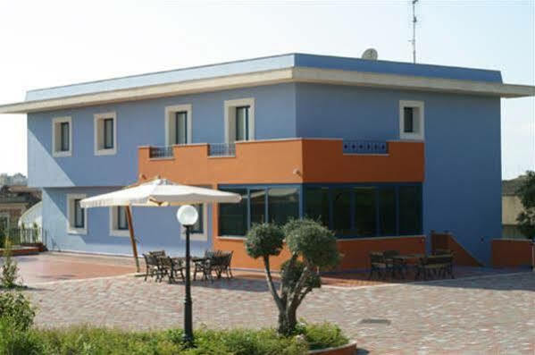 Motel - Hotel Nautico Pozzallo Bagian luar foto
